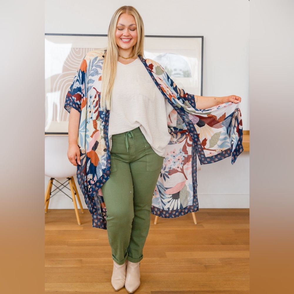 One Size BREATH OF YOUTH FLORAL KIMONO-NWT